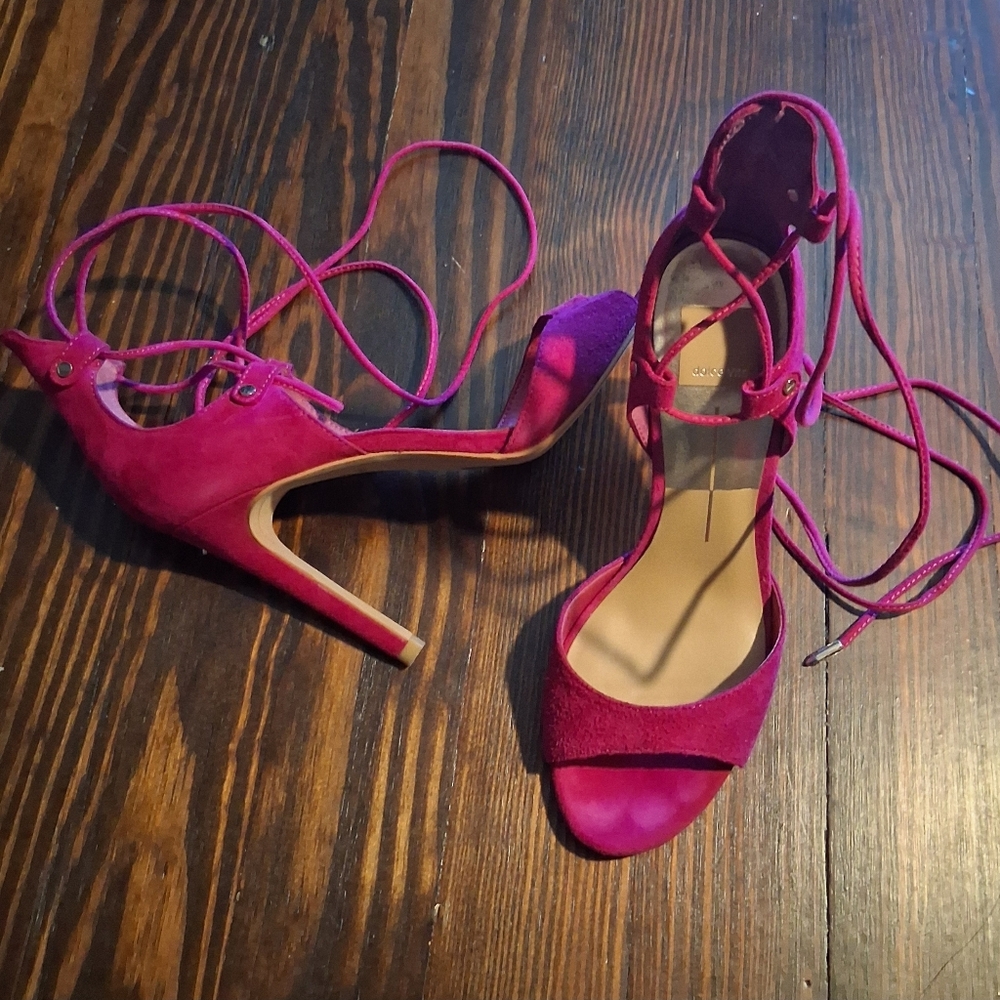 DOLCE VITA "HAZELEY" ORCHID SUEDE HIGH HEEL SANDALS. 8.5